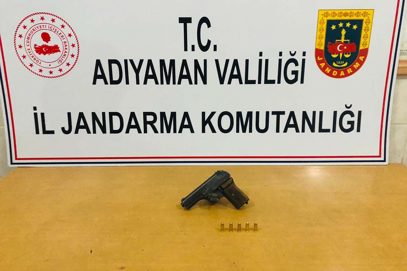 Ruhsatsız tabanca taşıyan şahıs hakkında adli işlem yapıldı Ruhsatsız tabanca taşıyan şahıs hakkında adli işlem yapıldı